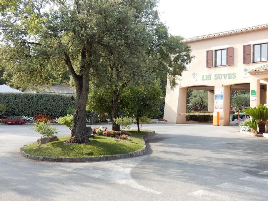 Mobile home 6-pers Camping Leï Suves-Côtes d'Azur-including airco Roquebrune-sur Argens Extérieur photo
