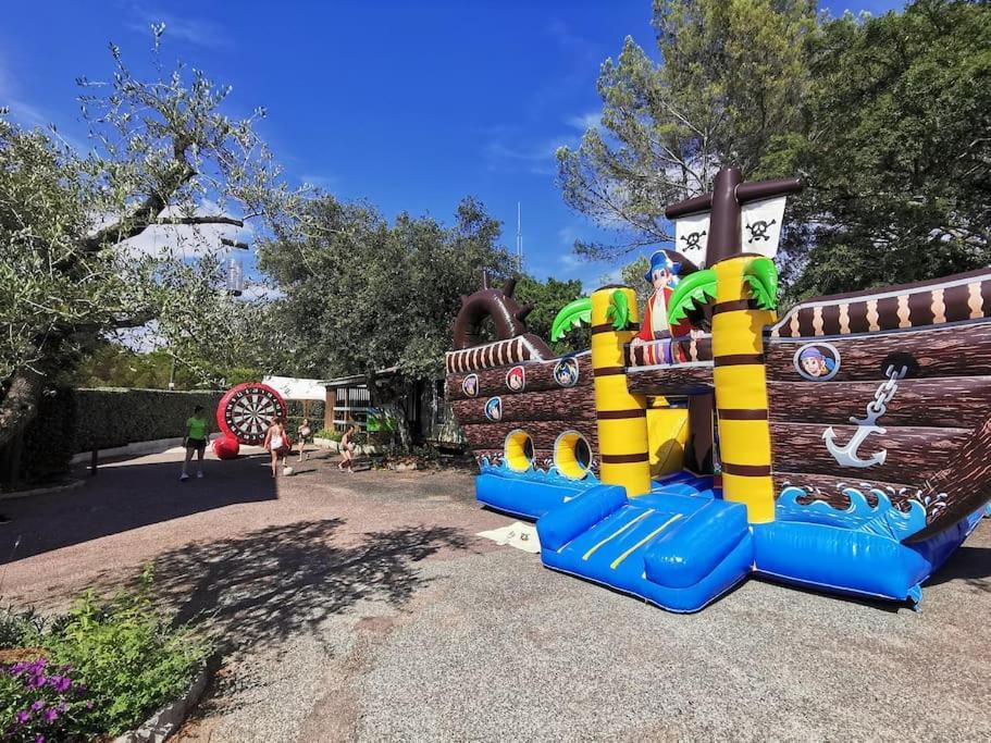 Mobile home 6-pers Camping Leï Suves-Côtes d'Azur-including airco Roquebrune-sur Argens Extérieur photo