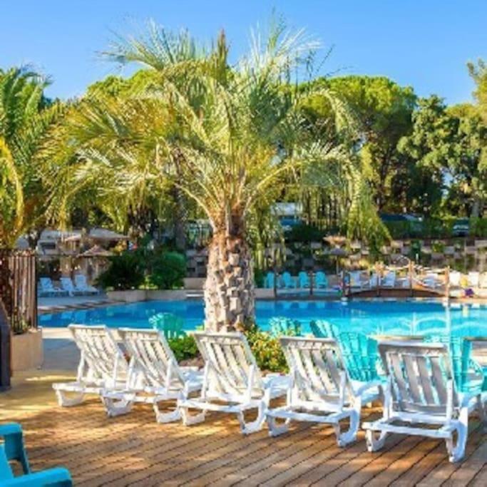 Mobile home 6-pers Camping Leï Suves-Côtes d'Azur-including airco Roquebrune-sur Argens Extérieur photo