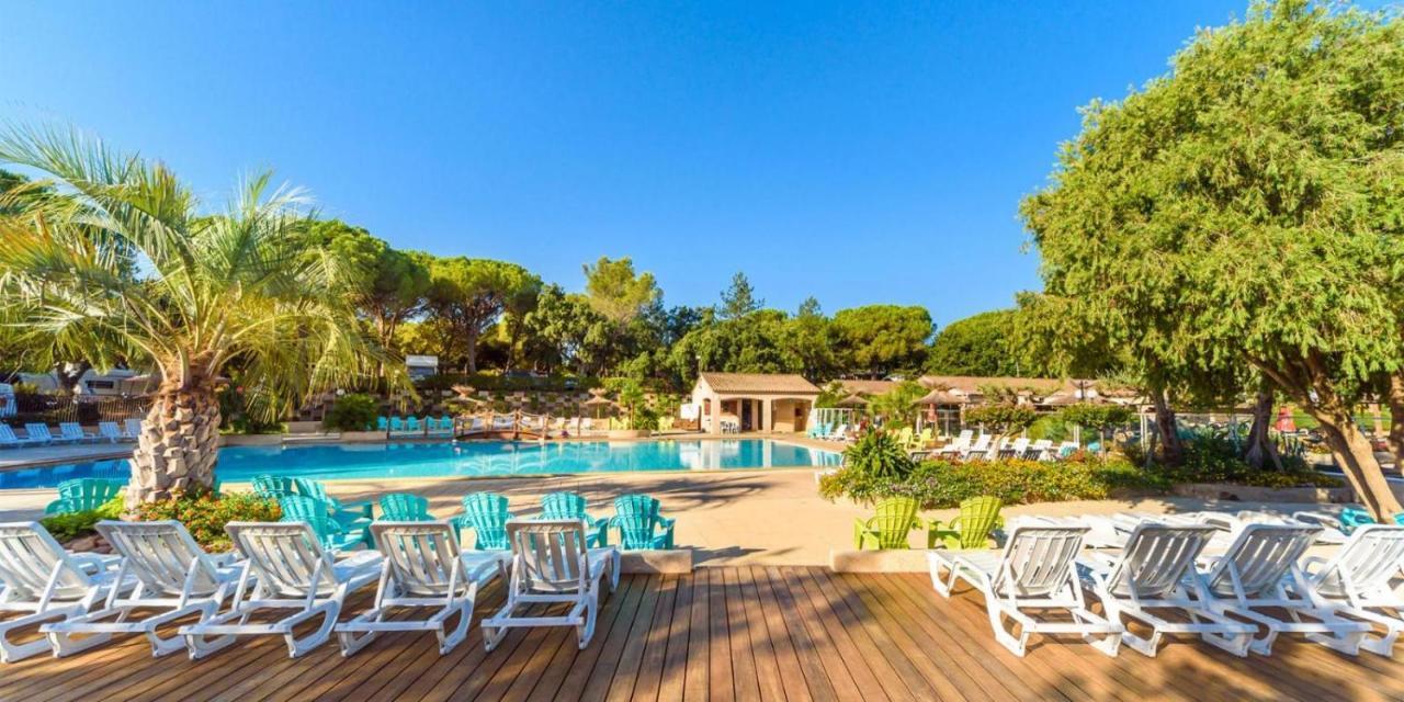 Mobile home 6-pers Camping Leï Suves-Côtes d'Azur-including airco Roquebrune-sur Argens Extérieur photo
