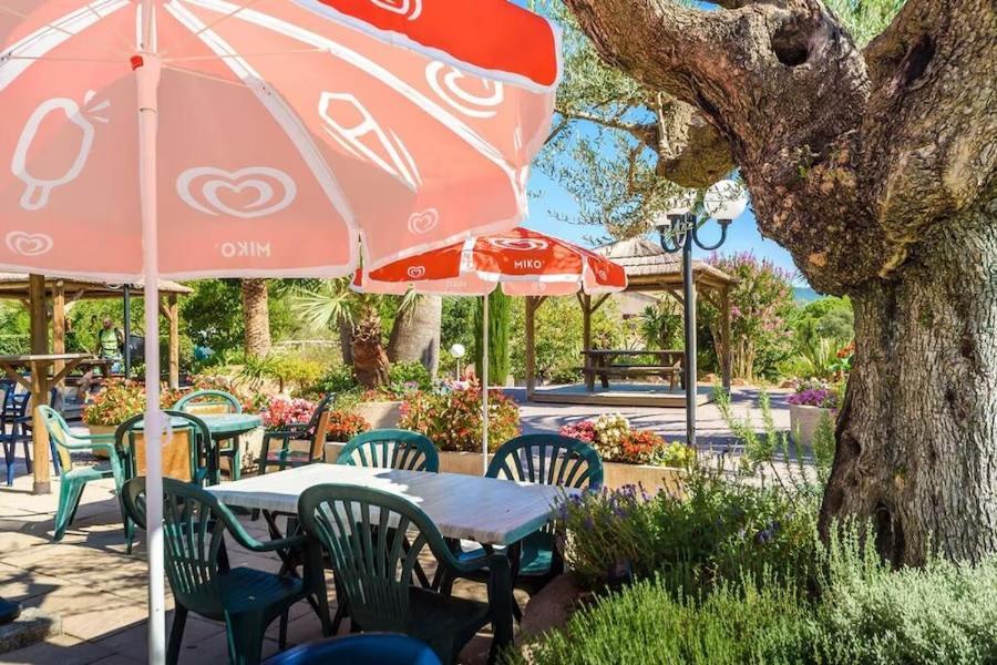 Mobile home 6-pers Camping Leï Suves-Côtes d'Azur-including airco Roquebrune-sur Argens Extérieur photo